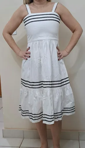 Vestido infantojuvenil branco
