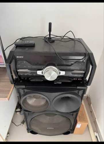 SOM E CAIXAS DE SOM FUNCIONANDO 