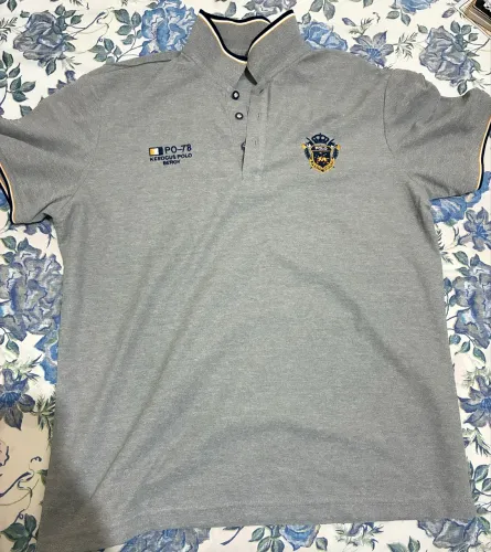 Polo bordada