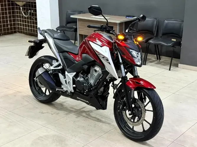 HONDA CB 300F TWISTER - 2026 (1.800KM)