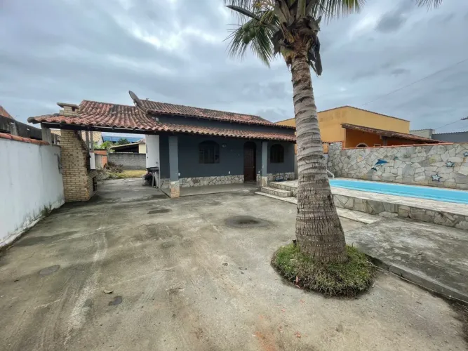 Vendo ou alugo casa com piscina unamar.