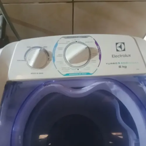 Máquina de lavar em ótima condições de uso !