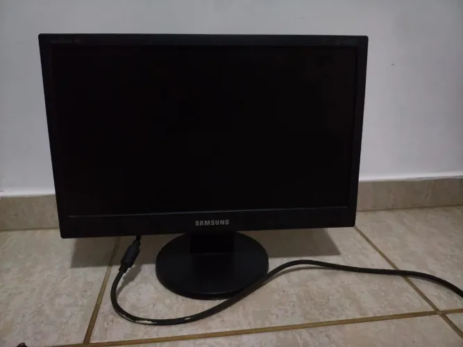 Monitor Samsung SyncMaster 943 19 poleg.