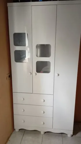 Guarda-roupa infantil