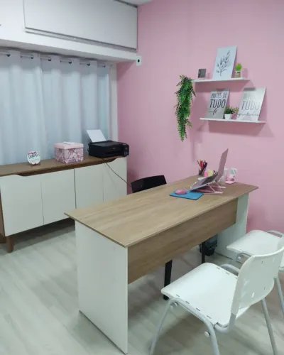 Mesa para escritório/consultório