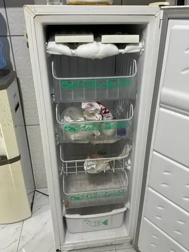 Freezer vertical cônsul 142L