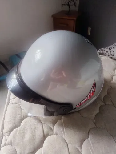 Capacete