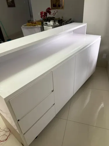 Balcão para recepção com gavetas e armário