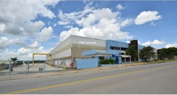 Galpão Industrial para locação em Sorocaba-SP, bairro Sorocaba: 1 sala, 3 banheiros, 4 vag