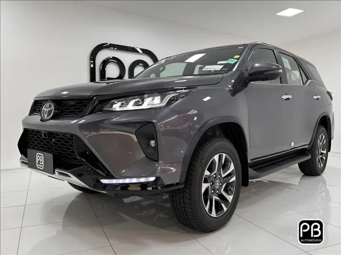 Toyota Hilux SW4 Diamond 2.8 TB 4X4 Die. Aut. 2025