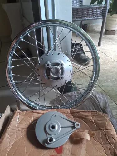 Vende-se aro da 125 com espelho de freio novo