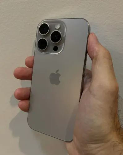 iPhone 16 Pro Natural Titanium
