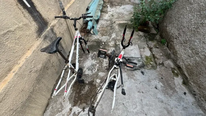2 Quadros Aro de bike + 4 Rodas