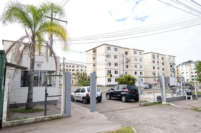 Apartamento de 2 dormitórios disponível para aluguel no Sítio Floresta, em Pelotas RS, com