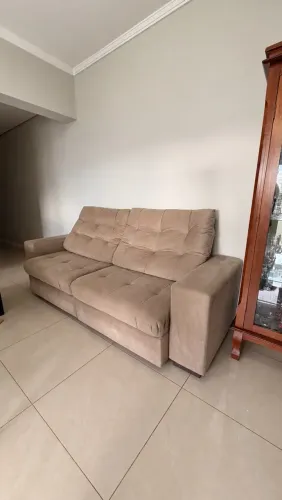 SOFÁ RETRÁTIL E RECLINÁVEL À VENDA