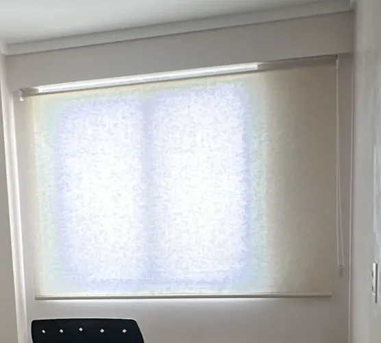 Vendo cortina de rolo de linho