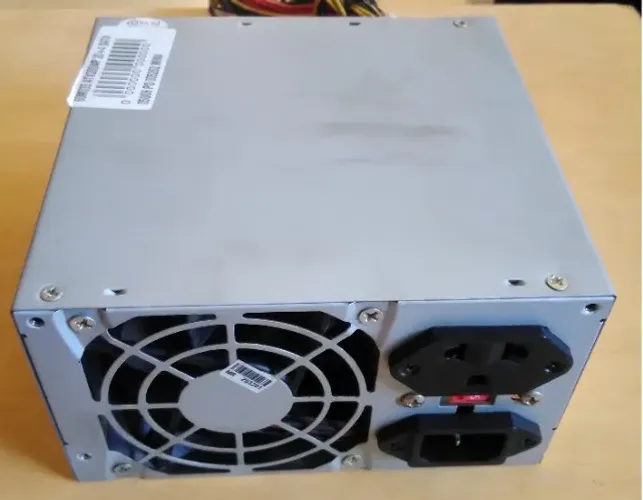 Fonte ATX UNICOBA 200w 60m033 Bivolt - 2 UNIDADES pelo preço de uma com Gabinete