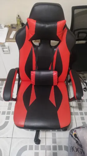 Cadeira Gamer com alguns detalhes