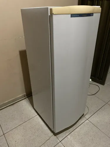 Geladeira consul gelando muito