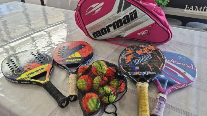 Raqueteira com 4 raquetes Beach tennis