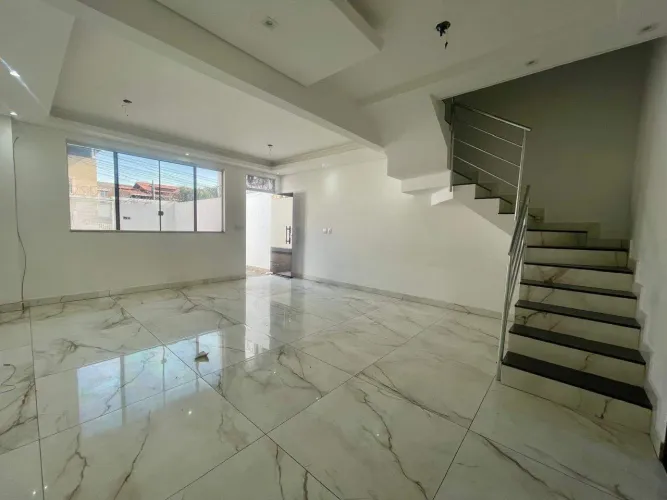 CASA GEMINADA | 3 QUARTOS | 2 VAGAS - BAIRRO SANTA MÔNICA - R$ 4.600,00