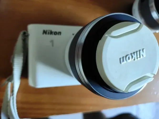 Camera Nikon J1