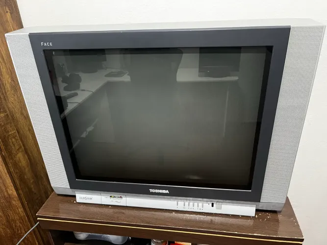 TV de tubo Toshiba Face 29 polegadas