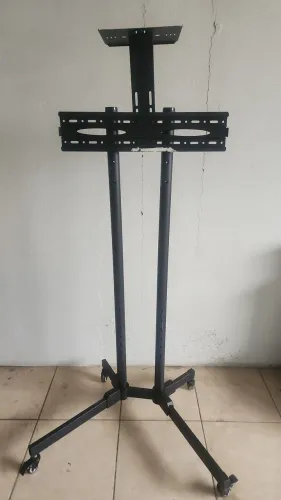 Suporte para tv elg com rodinha usado retirada piquiri