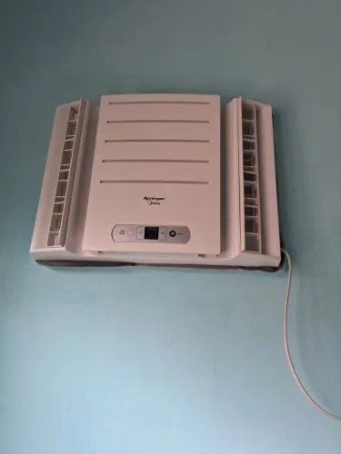 Vende-Se ar Condicionado de Janela da marca Springer Midea.  