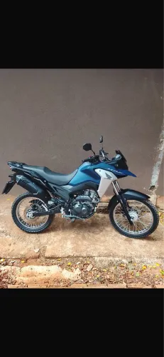 VENDO XRE 190 ?