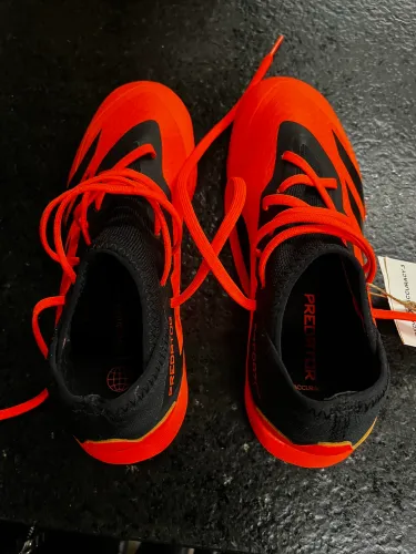 Chuteira Adidas predator accuracy 3, tamanho 34