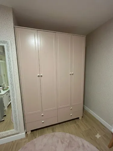 Excelente Guarda-Roupa 4 Portas (com upgrades)