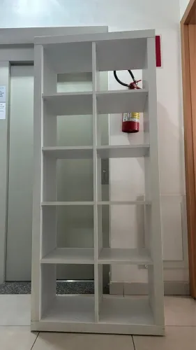 Estante colmeia para quarto ou expositor para loja