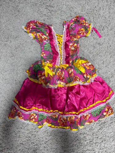Vestido Junino (veste de 6 a 8)