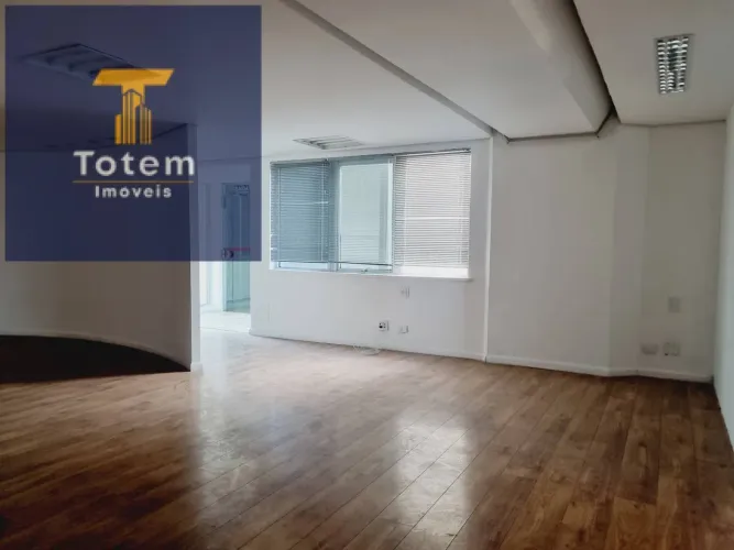 Excelente conjunto comercial com 204 m² de área útil e 437 m² de área total