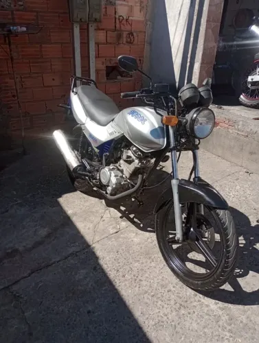 Moto atrasada ( só pra rodar ) motinha tá filé 