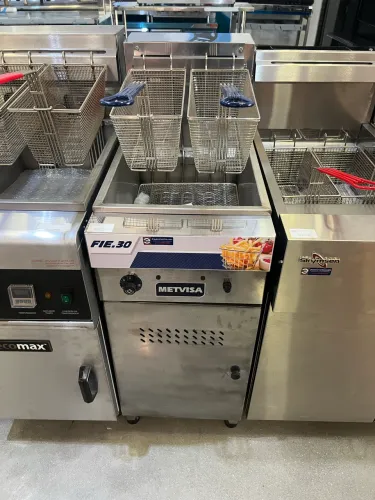 Fritadeira elétrica fie30 Metvisa 380v trifásica - pronta entrega
