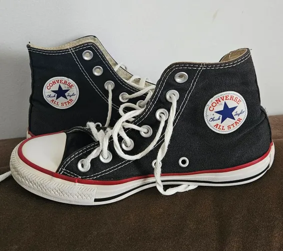 Tênis Converse All Star - tamanho 34.