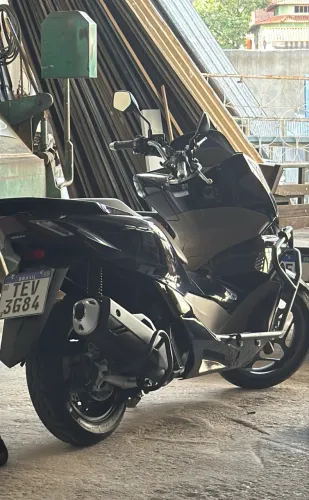 Pcx novíssima na garantia da Honda troco por algo do meu interesse 