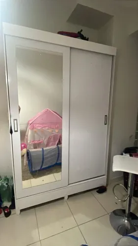 Guarda roupa MDF porta de correr conservado