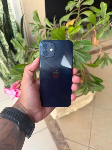 iPhone 12 64GB com Carregador e Fone