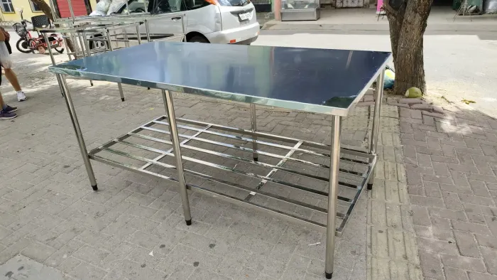 Mesa Inox 180m x 0,80m
