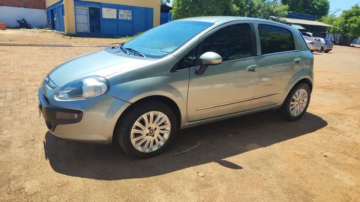Fiat Punto Essence 1.6 Flex 16V 5P 2013
