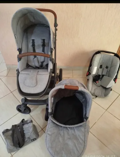 Carinho de bebê como 4 3 em 1