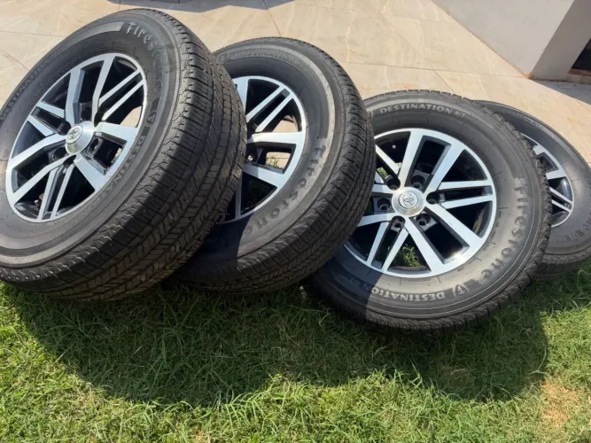 Deixe sua SW4/Hilux com visual novo! Jogo de Rodas Diamantadas + Pneus Firestone H/T.
