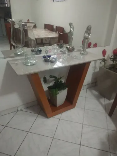 Aparador top de linha 700 reais 
