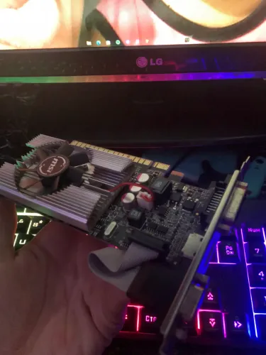Vendo placa da video GeForce 210