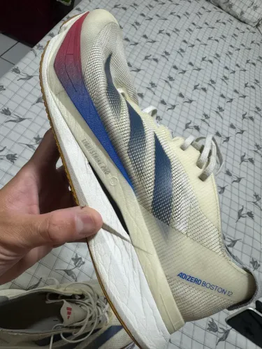Tênis adidas Boston 12