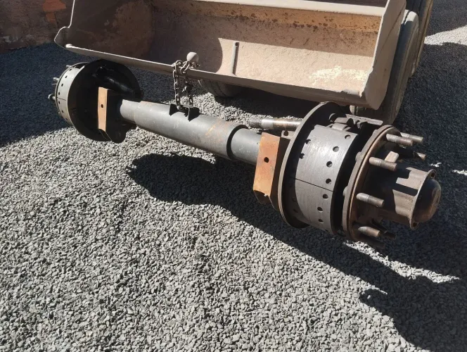 Vendo eixo do truck do MB 1620