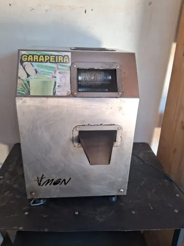 Vendo maquina de caldo de cana